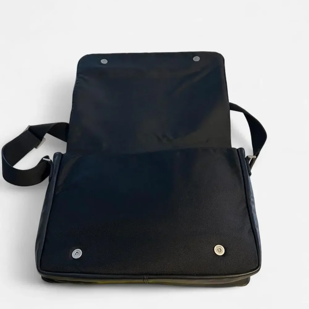 Vintage Wilsons Leather Messenger Bag - Sleek Black Laptop Work Crossbody